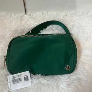 Brand new with tags!
Original/OG bag - not the new extended strap version.